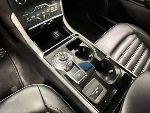 Used 2020 Ford Edge SEL FWD image 16