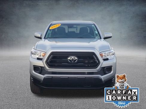 Used 2022 Toyota Tacoma SR image 2