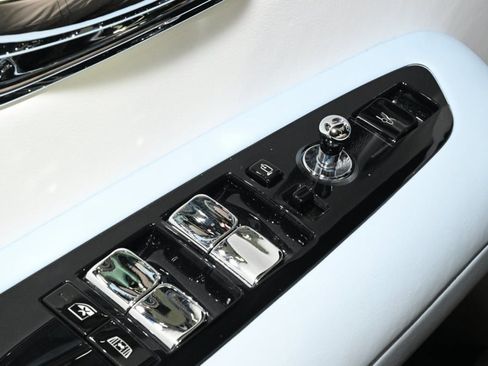 Used 2023 Rolls-Royce Ghost Black Badge w/ Black Badge Ghost Package image 65