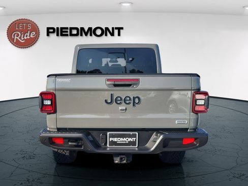 Used 2020 Jeep Gladiator Overland AWD/4WD image 6