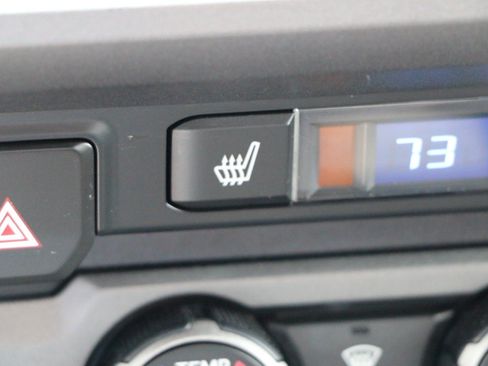 Used 2022 Toyota Tacoma SR5 AWD/4WD image 25