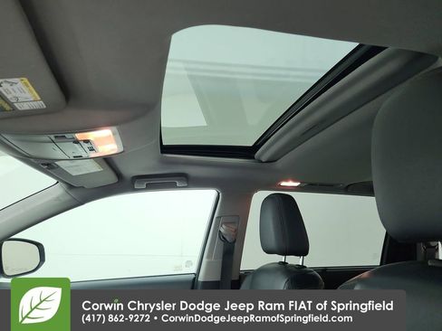 Used 2015 Toyota Highlander XLE image 30