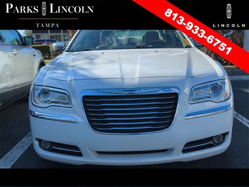 Used 2013 Chrysler 300 C image 2