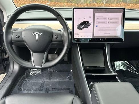 Used 2018 Tesla Model 3 Performance image 16