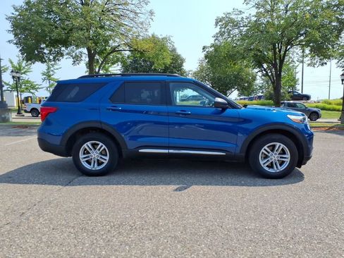 Used 2023 Ford Explorer XLT w/ Equipment Group 202A AWD/4WD image 6