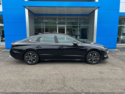 Used 2025 Hyundai Sonata SEL FWD image 3