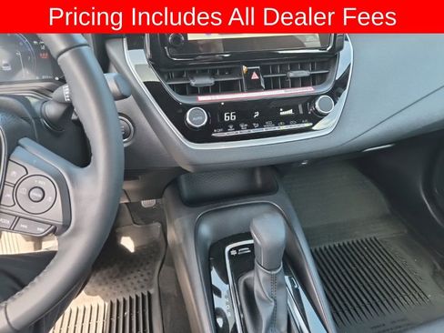 Used 2026 Toyota Corolla SE FWD image 4