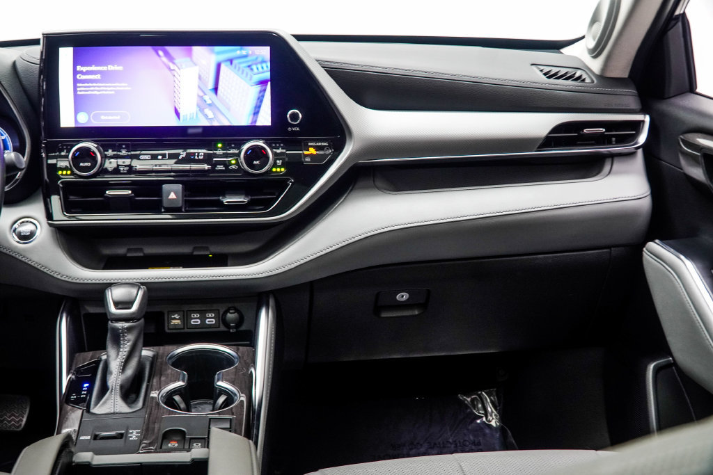 Used 2023 Toyota Highlander Platinum FWD image 20