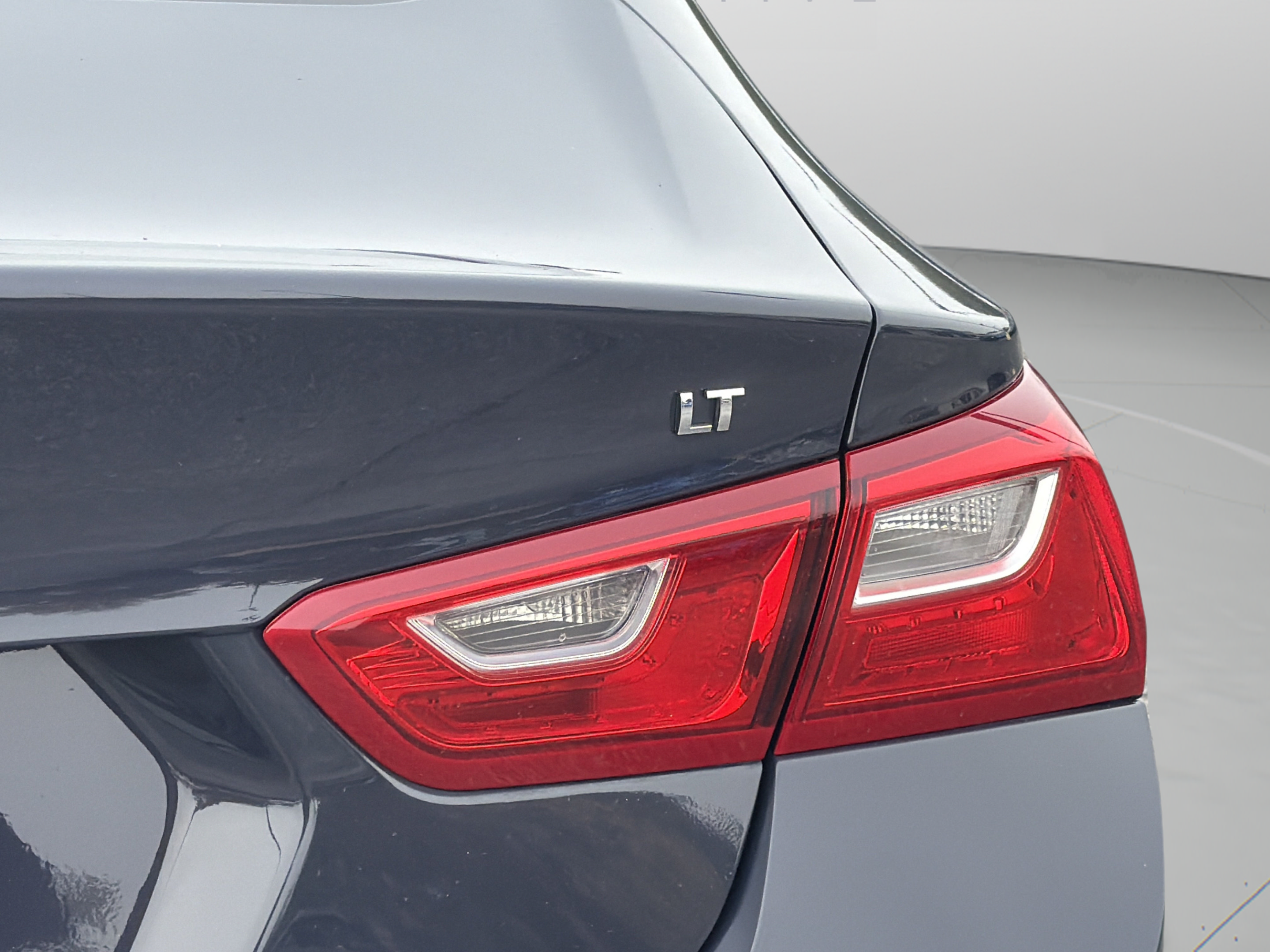 Used 2025 Chevrolet Malibu LT FWD image 10