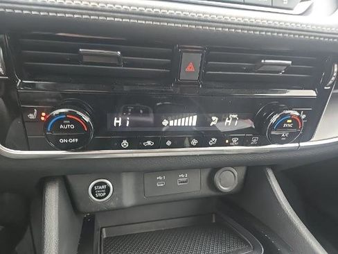 Used 2023 Nissan Rogue SV w/ SV Premium Package image 21