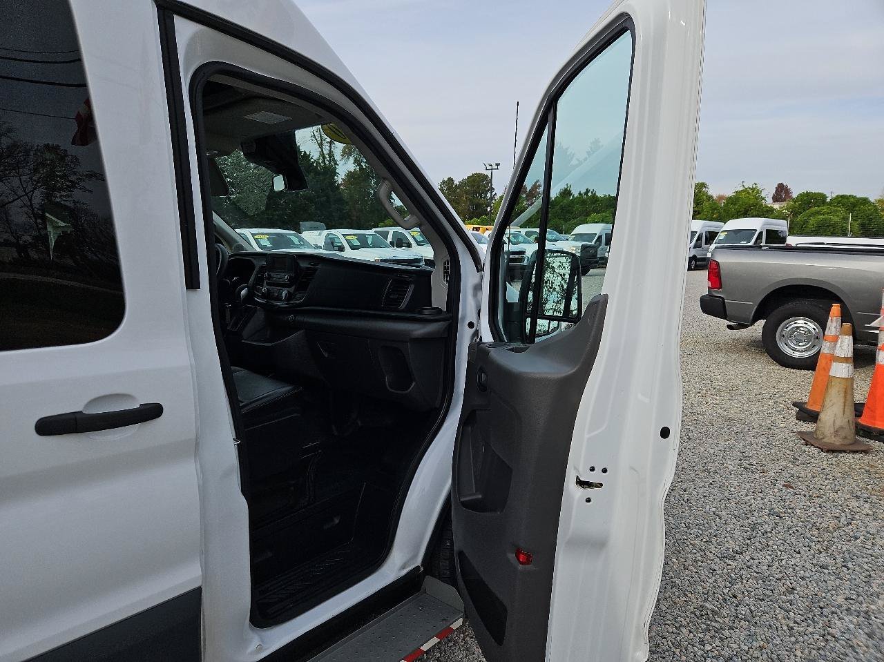 Used 2020 Ford Transit 350 XL RWD image 27