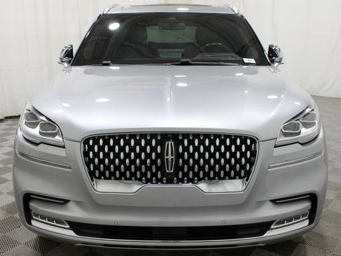 Used 2021 Lincoln Aviator Black Label w/ Class IV Trailer Tow Package image 38