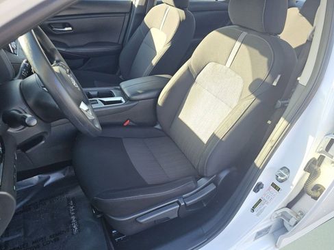 Used 2025 Nissan Sentra SV image 6