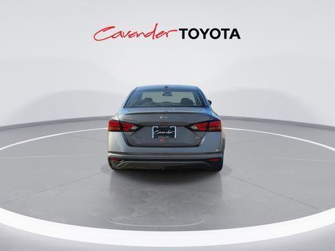 Used 2025 Nissan Altima 2.5 SV FWD image 7