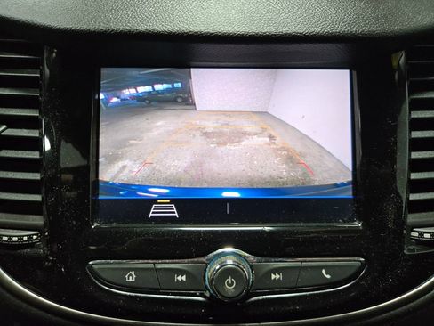 Used 2020 Chevrolet Trax LT FWD image 22