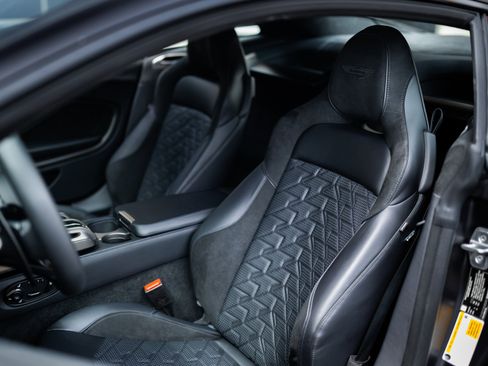 Used 2025 Aston Martin Vanquish image 42