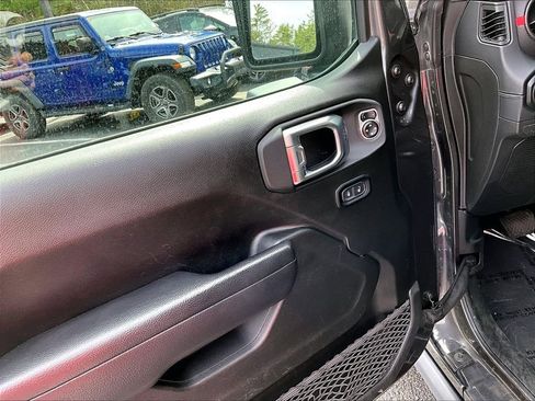 Used 2024 Jeep Wrangler Unlimited Rubicon w/ Convenience Group AWD/4WD image 11