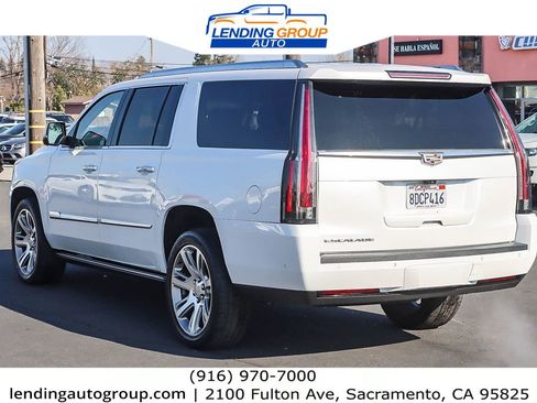 Used 2018 Cadillac Escalade ESV Premium Luxury image 2