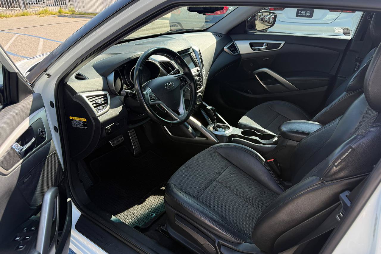Used 2015 Hyundai Veloster w/ Option Group 02 FWD image 15