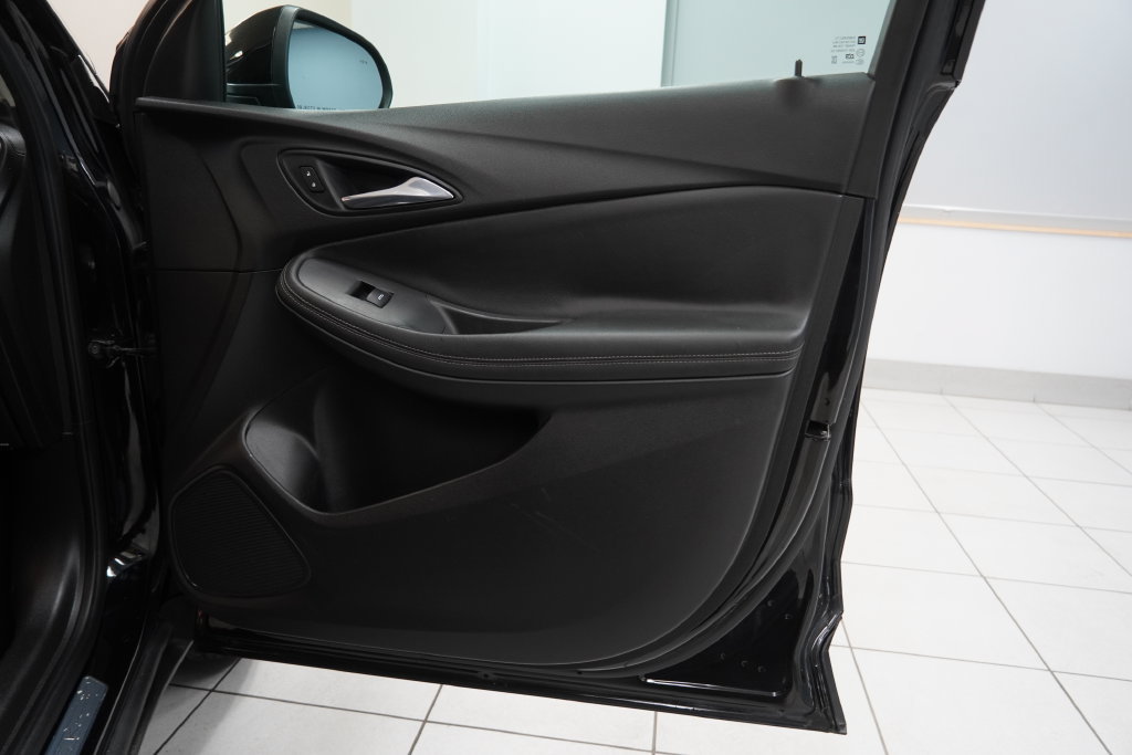 Used 2020 Buick Encore GX Select FWD image 24