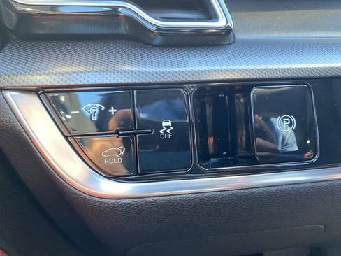 Certified 2023 Kia Sportage SX image 30