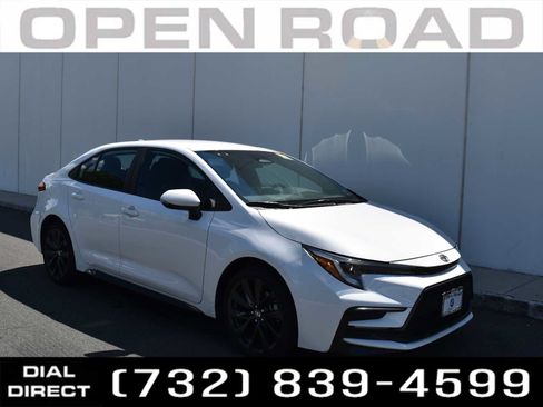 Used 2024 Toyota Corolla SE FWD image 1