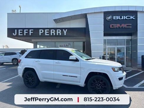 Used 2018 Jeep Grand Cherokee Altitude AWD/4WD image 1