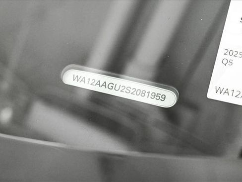 New 2025 Audi Q5 Premium Plus image 24