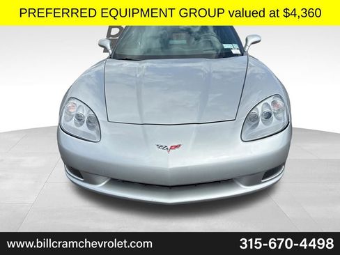 Used 2005 Chevrolet Corvette Coupe w/ Preferred Equipment Group RWD image 3