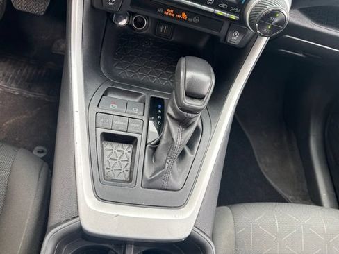 Used 2024 Toyota RAV4 XLE FWD image 21