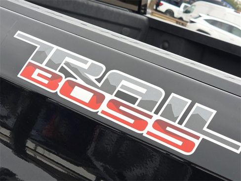 Used 2022 Chevrolet Silverado 1500 LT Trail Boss w/ LT Trail Boss Premium Package image 11