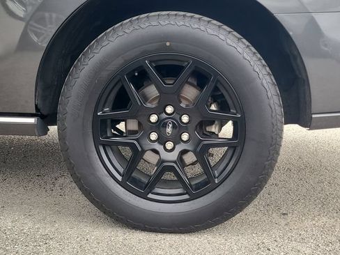 Used 2020 Ford Expedition Limited w/ Equipment Group 301A AWD/4WD image 8