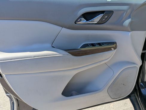 Used 2018 GMC Acadia SLE image 14