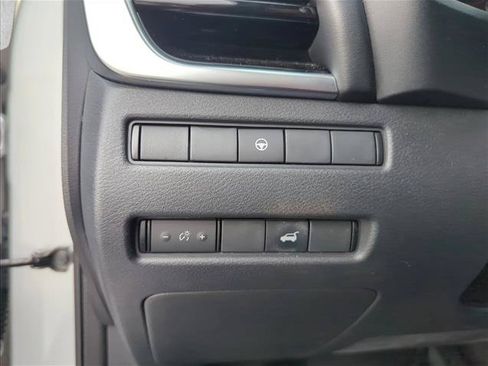 Used 2023 Nissan Rogue SL w/ SL Premium Package FWD image 14