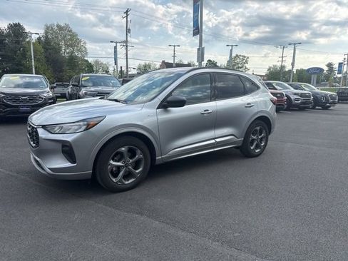Certified 2023 Ford Escape ST-Line w/ Tech Pack #1 AWD/4WD image 3