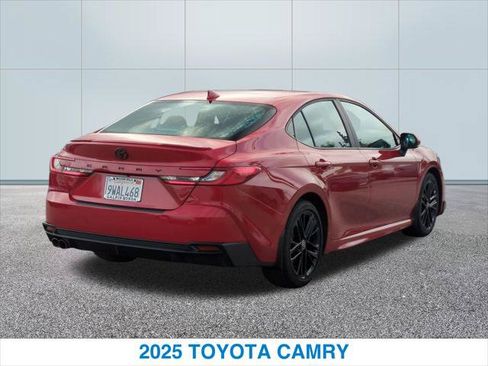 Used 2025 Toyota Camry SE w/ Convenience Package FWD image 7