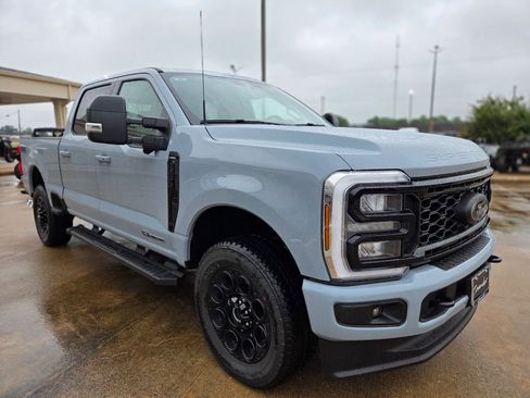 New 2026 Ford F250 Lariat w/ Black Appearance Package AWD/4WD image 10