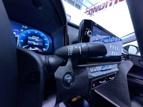 Used 2025 Toyota Camry XLE FWD image 19