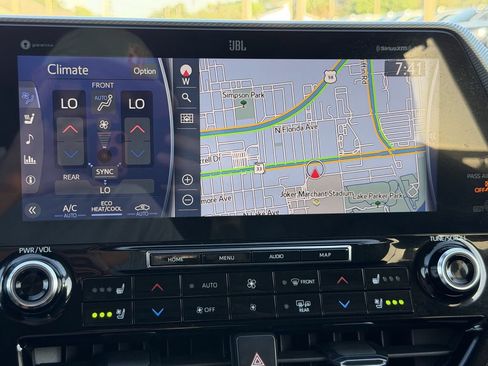 Used 2021 Toyota Highlander Platinum FWD image 21