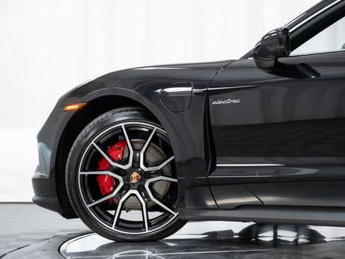 New 2026 Porsche Taycan 4S AWD/4WD image 33