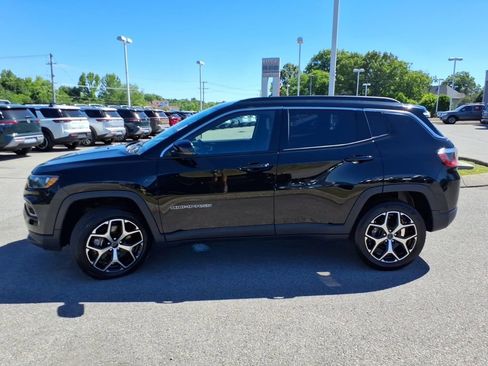 Used 2025 Jeep Compass Limited AWD/4WD image 17