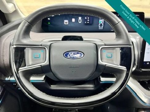 Used 2025 Ford Expedition Max Platinum w/ Platinum Ultimate Package AWD/4WD image 24