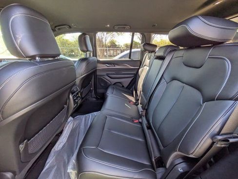 New 2025 Jeep Grand Cherokee Limited w/ Black Appearance Package RWD image 12