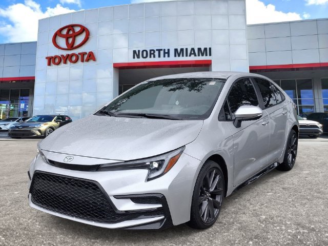 Used 2026 Toyota Corolla SE FWD image 2