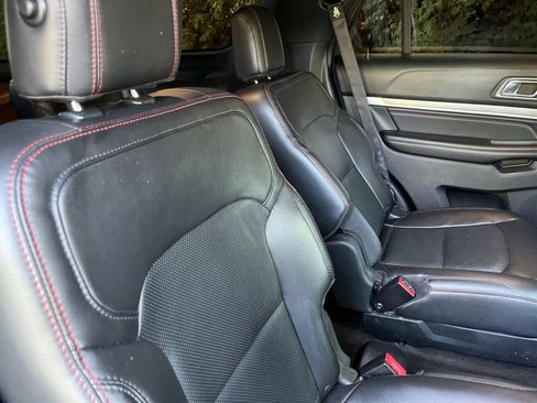 Used 2018 Ford Explorer Sport w/ Equipment Group 401A AWD/4WD image 45