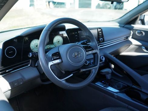 Used 2022 Hyundai Elantra SEL w/ Convenience Package image 7