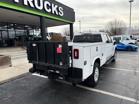 Used 2021 Chevrolet Silverado 3500 LT w/ Convenience Package image 9