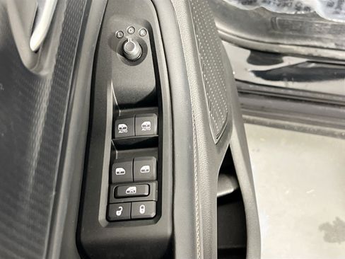 Used 2023 Jeep Grand Cherokee L Laredo w/ Luxury Tech Group I image 17