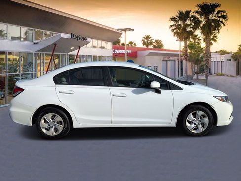 Used 2014 Honda Civic LX image 2