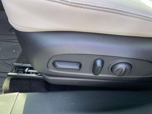 Used 2021 Buick Encore GX Select w/ Advanced Technology Package FWD image 19